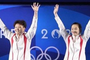 九游体育app-包含比赛局势复杂首场状态出色，雄鹿观众沸腾！，Doinb重返赛场全场沸腾不已的词条